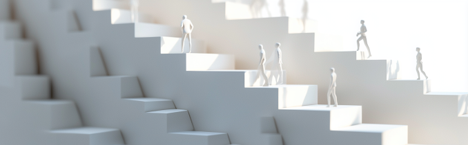 Люди поднимаются по лестнице